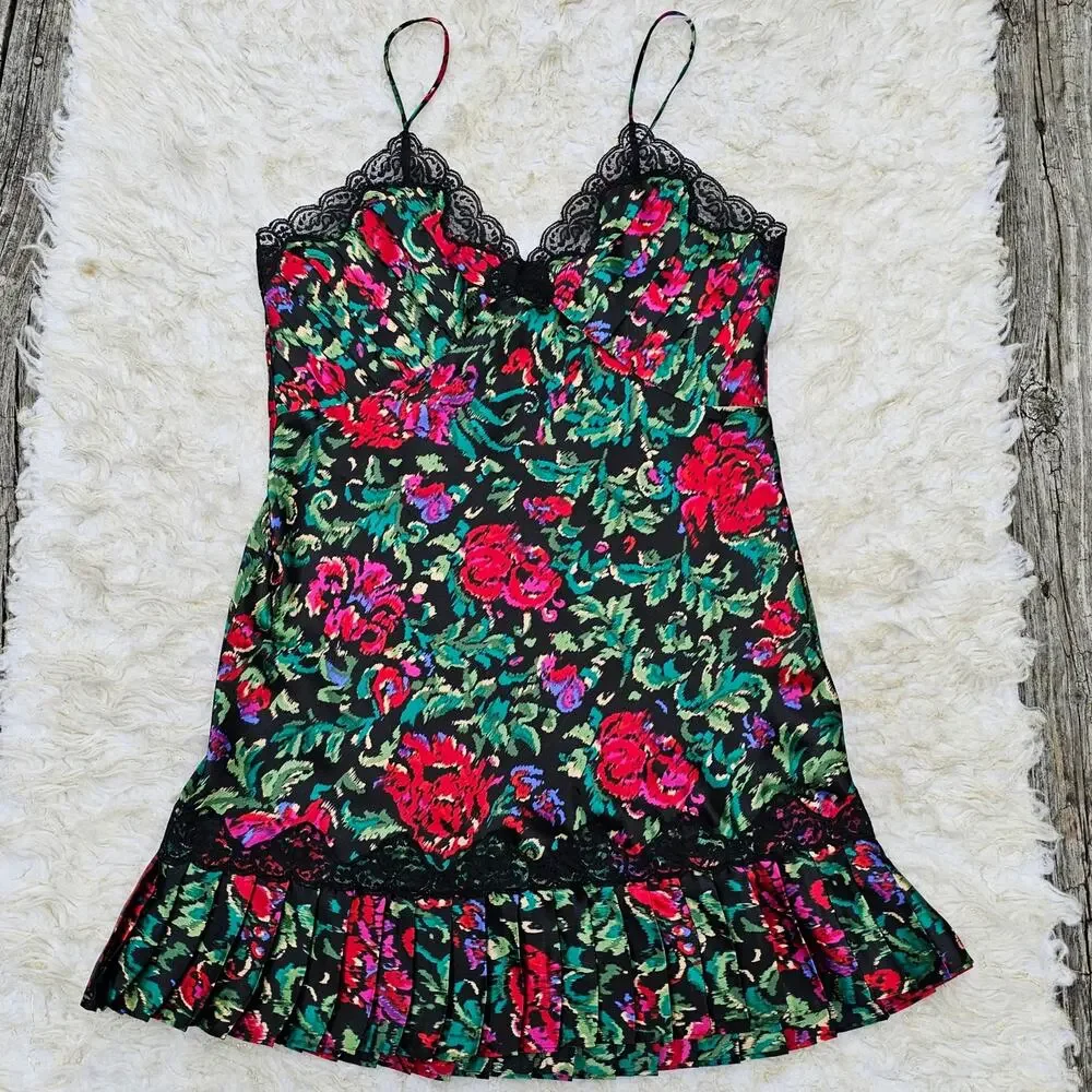 Floral Satin Chemise Victoria's Secret Size M Black Lace Pleats Vintage EUC - Picture 8 of 8